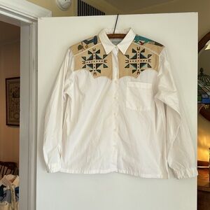 Land’s End Southwestern Shirt. White cotton w/motif on front and back S/M. EUC